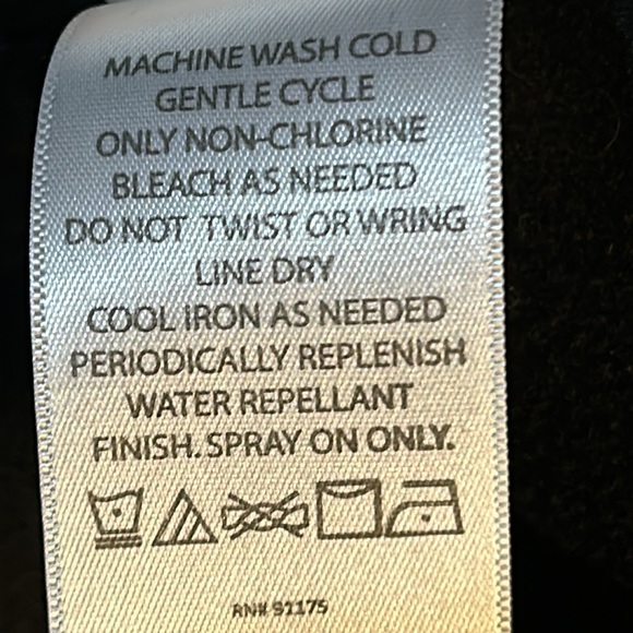 Mens Fila jacket - Picture 11 of 11